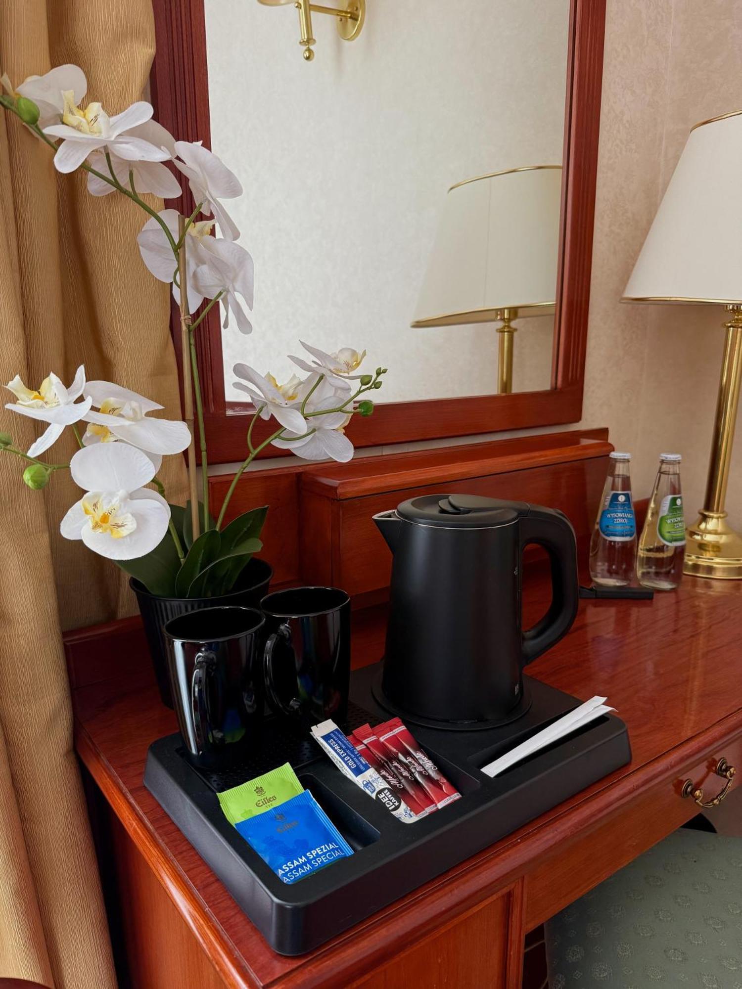 Hotel Mazurkas Ozarow Mazowiecki Kültér fotó